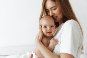 Prima notte a casa con un neonato: guida essenziale con consigli e suggerimenti
